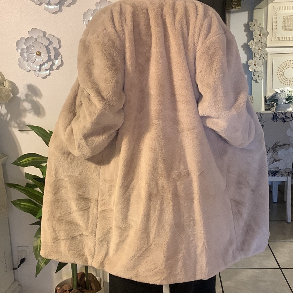 Coat - Picture 6 of 6